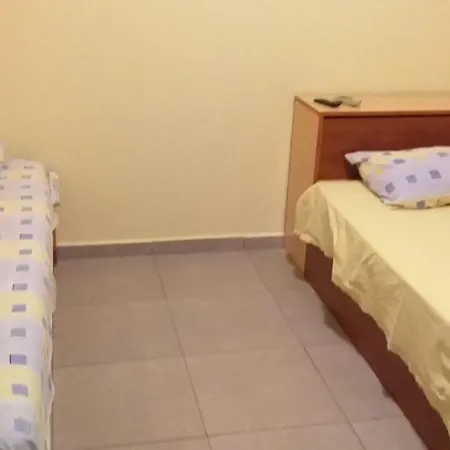 Дом Борецови * 切尔诺莫雷茨